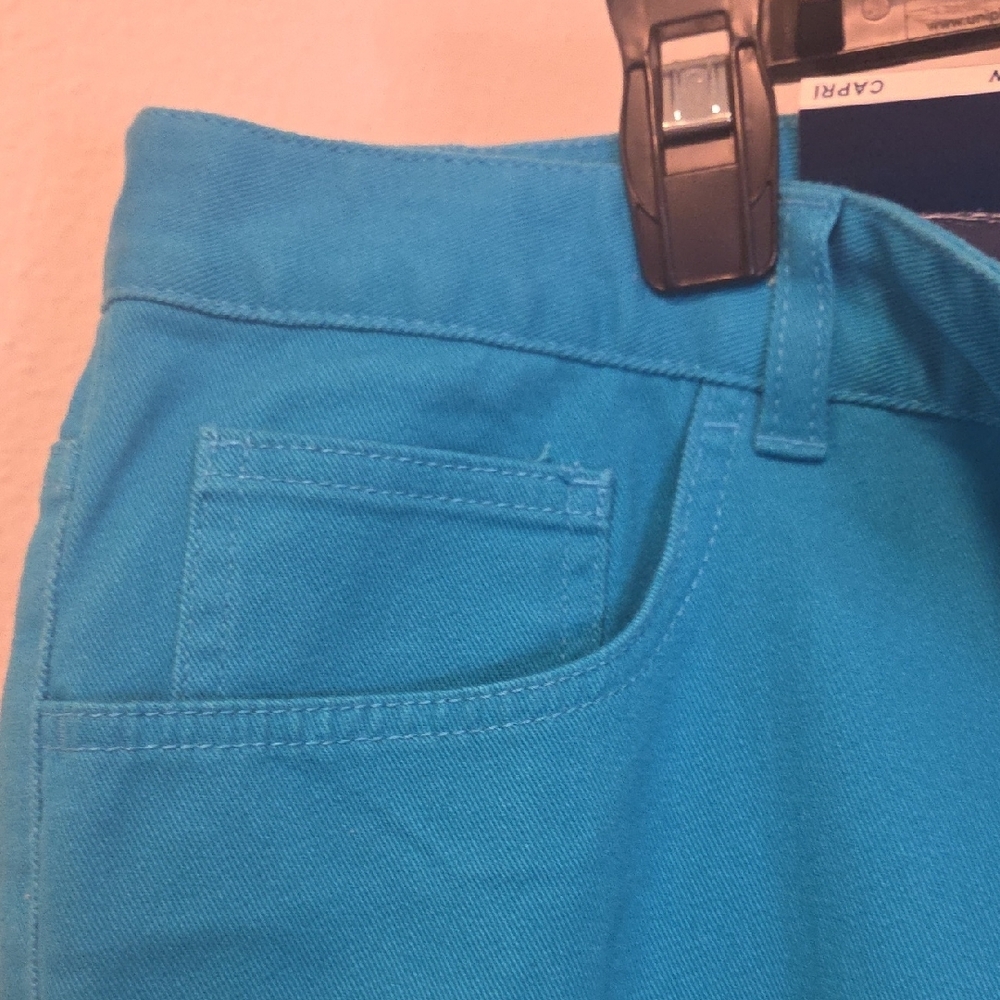 Chaps Turquoise Capris - Picture 4 of 6